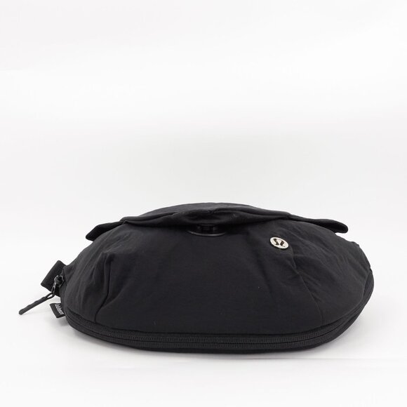 Lululemon Curved Crossbody 3L Black OS - Picture 9 of 16